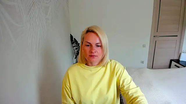 Snapshot of Alicee_Gracee chatting on 06-22-26, 08:55 Alicee Gracee online show from 06-22-26, 08:55
