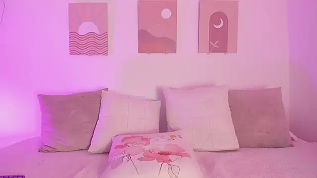 Snapshot of Mia_Heartt chatting on 01-03-25, 06:57 Mia Heartt online show from 01-03-25, 06:57