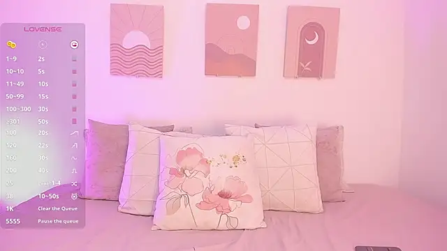 Snapshot of Mia_Heartt chatting on 02-17-25, 06:48 Mia Heartt online show from 02-17-25, 06:48