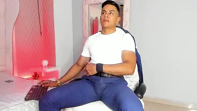 Lucii fer  online show from 02-12-26, 11:27