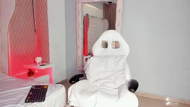 Lucii fer  online show from 02-19-26, 11:39