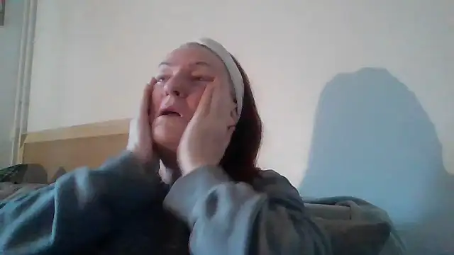 Snapshot of Tillieuk chatting on 01-13-26, 01:38 Tillieuk online show from 01-13-26, 01:38