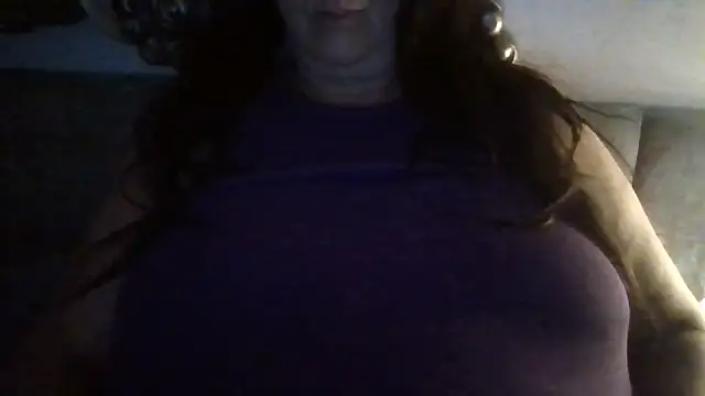 Snapshot of Tillieuk chatting on 06-02-26, 08:55 Tillieuk online show from 06-02-26, 08:55