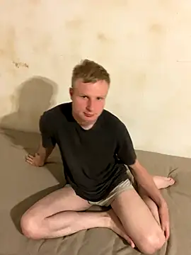 Snapshot of davidsocke chatting on 09-12-25, 03:56 davidsocke online show from 09-12-25, 03:56