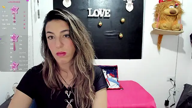 Snapshot of queen-natty chatting on 12-04-24, 01:36 queen-natty online show from 12-04-24, 01:36