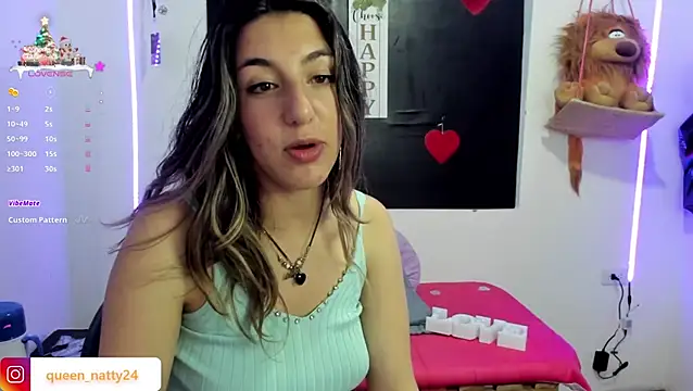 Snapshot of queen-natty chatting on 01-10-25, 07:35 queen-natty online show from 01-10-25, 07:35