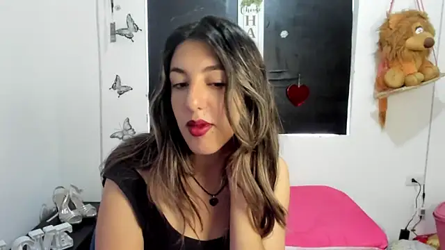 Snapshot of queen-natty chatting on 03-10-25, 01:32 queen-natty online show from 03-10-25, 01:32