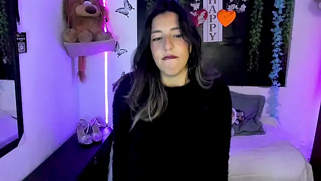 Snapshot of queen-natty chatting on 02-13-26, 02:29 queen-natty online show from 02-13-26, 02:29