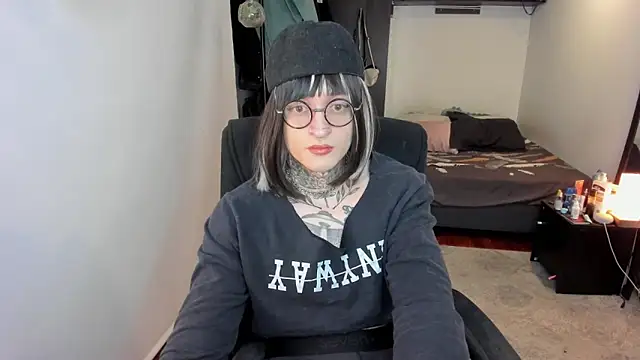 ShiiraVelkor online show from 12-23-25, 09:40