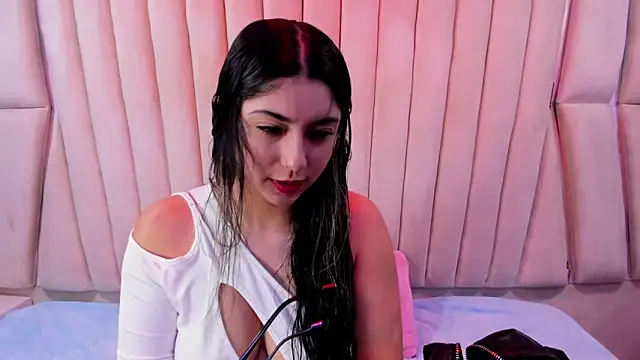 Lucy Anall  online show from 12-16-25, 10:26