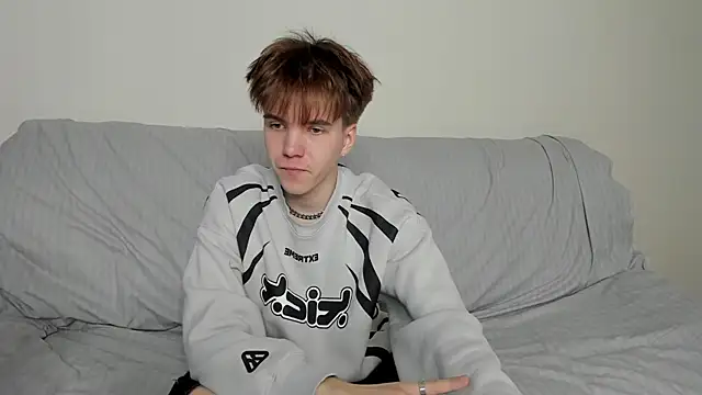 Snapshot of braxiboy chatting on 12-12-24, 08:36 braxiboy online show from 12-12-24, 08:36