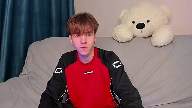 Snapshot of braxiboy chatting on 12-20-24, 07:22 braxiboy online show from 12-20-24, 07:22