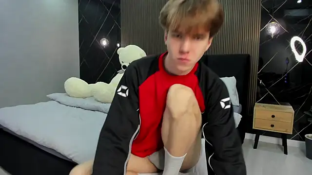 Snapshot of braxiboy chatting on 01-12-25, 12:55 braxiboy online show from 01-12-25, 12:55