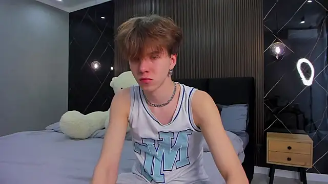 Snapshot of braxiboy chatting on 02-02-25, 08:24 braxiboy online show from 02-02-25, 08:24