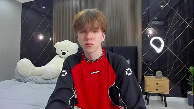 Snapshot of braxiboy chatting on 02-12-25, 12:22 braxiboy online show from 02-12-25, 12:22