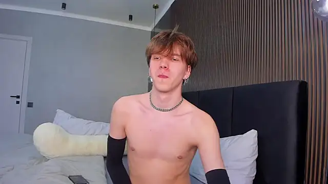 Snapshot of braxiboy chatting on 02-23-25, 08:39 braxiboy online show from 02-23-25, 08:39