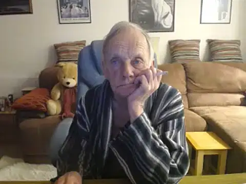 Snapshot of Ferret7777 chatting on 05-15-26, 09:33 Ferret7777 online show from 05-15-26, 09:33