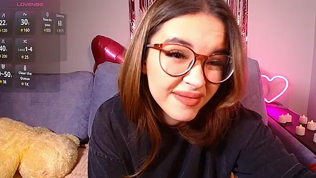 Snapshot of CutiePie3 chatting on 02-14-25, 06:51 CutiePie3 online show from 02-14-25, 06:51