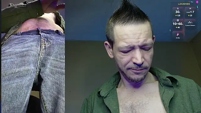 Snapshot of MasterForgedRayy chatting on 01-20-25, 10:51 MasterForgedRayy online show from 01-20-25, 10:51