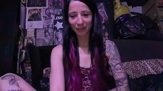 MissMidnightUK online show from 11-04-25, 11:59