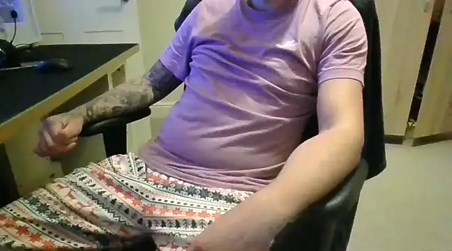 Snapshot of realityyshowww chatting on 12-30-24, 06:05 realityyshowww online show from 12-30-24, 06:05