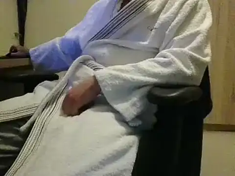 Snapshot of realityyshowww chatting on 01-29-25, 05:24 realityyshowww online show from 01-29-25, 05:24