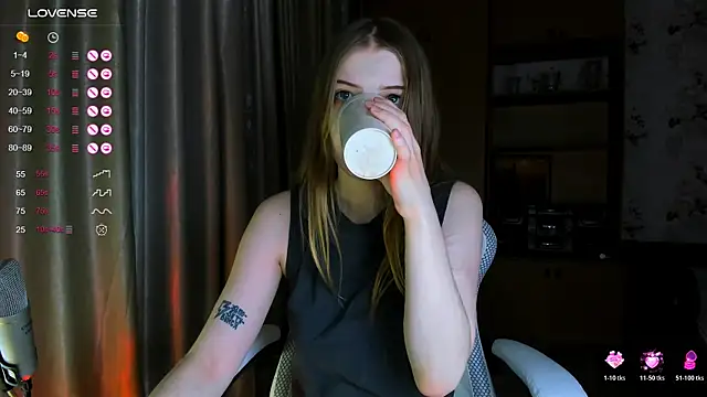 princessaalicc online show from 12-14-25, 01:49