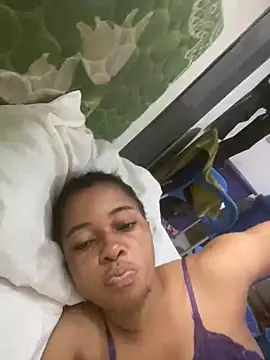 Snapshot of AkuaGifty chatting on 12-09-24, 08:33 AkuaGifty online show from 12-09-24, 08:33