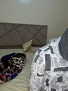 Snapshot of lolimirass24 chatting on 01-22-25, 02:37 lolimirass24 online show from 01-22-25, 02:37