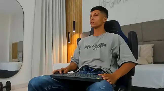 wolf james123 online show from 02-04-25, 02:39