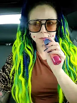 Snapshot of EdgesOfReality chatting on 11-10-25, 08:02 EdgesOfReality online show from 11-10-25, 08:02