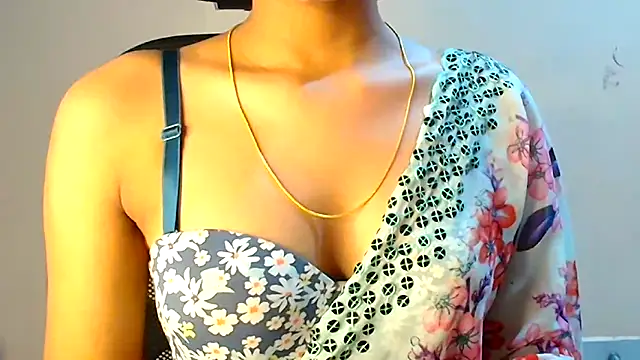 Snapshot of Chandani-Love chatting on 05-24-26, 09:36 Chandani-Love online show from 05-24-26, 09:36