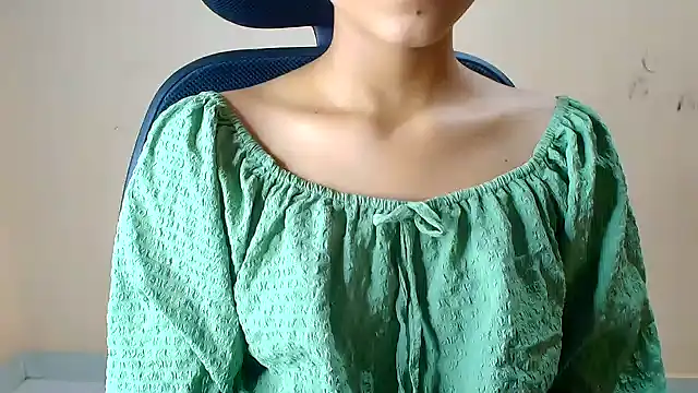 Snapshot of Chandani-Love chatting on 06-22-26, 05:21 Chandani-Love online show from 06-22-26, 05:21