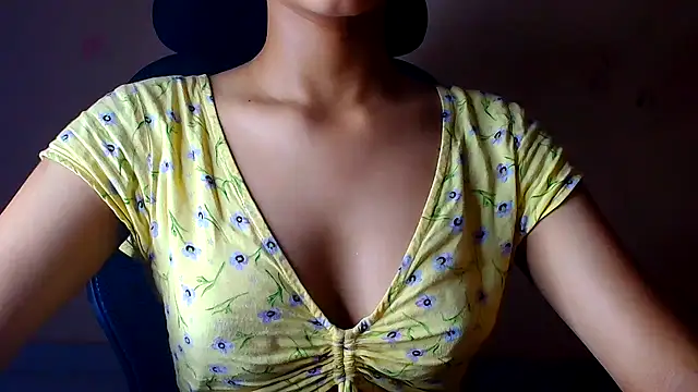 Snapshot of Chandani-Love chatting on 07-18-26, 06:01 Chandani-Love online show from 07-18-26, 06:01