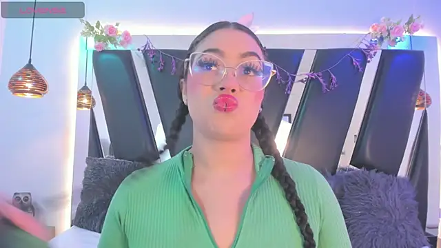 Snapshot of antonelllepiercee chatting on 07-03-26, 11:27 antonelllepiercee online show from 07-03-26, 11:27