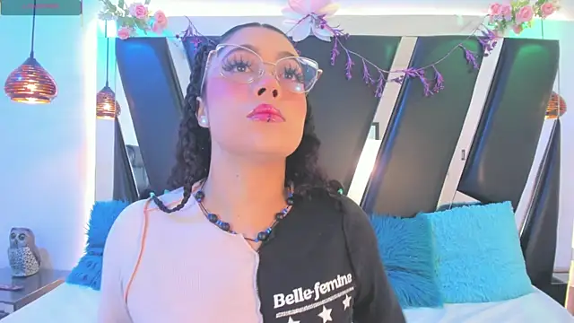 Snapshot of antonelllepiercee chatting on 07-10-26, 11:13 antonelllepiercee online show from 07-10-26, 11:13