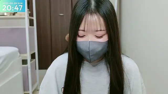 Snapshot of -SHIZUKU- chatting on 09-28-25, 11:48 -SHIZUKU- online show from 09-28-25, 11:48