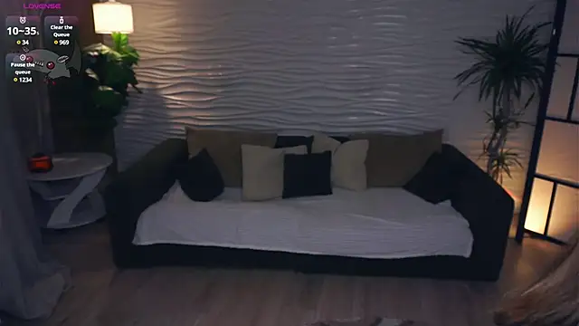 Snapshot of EditaBumford chatting on 03-13-25, 12:13 EditaBumford online show from 03-13-25, 12:13