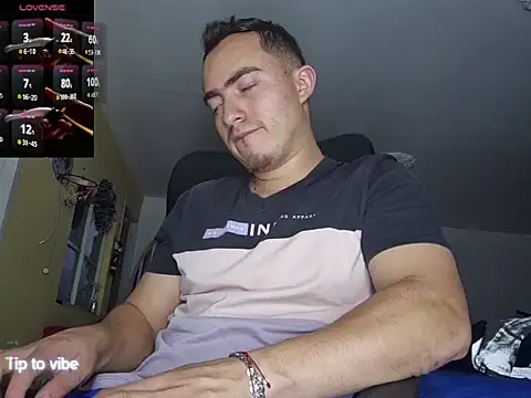 dragon1006 online show from 11-25-25, 02:33