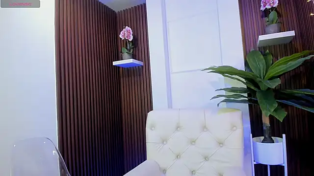 CattleyaScaly online show from 12-17-24, 07:48