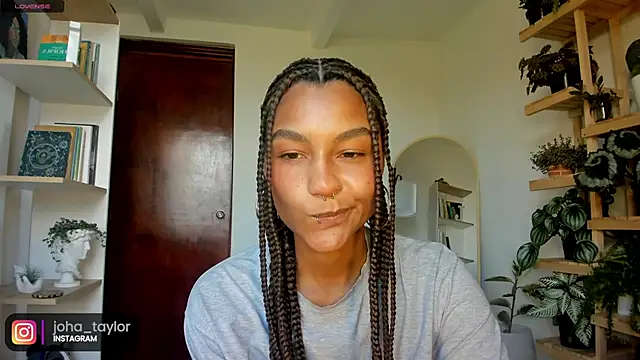 Snapshot of Johaphyton chatting on 01-08-25, 09:34 Johaphyton online show from 01-08-25, 09:34