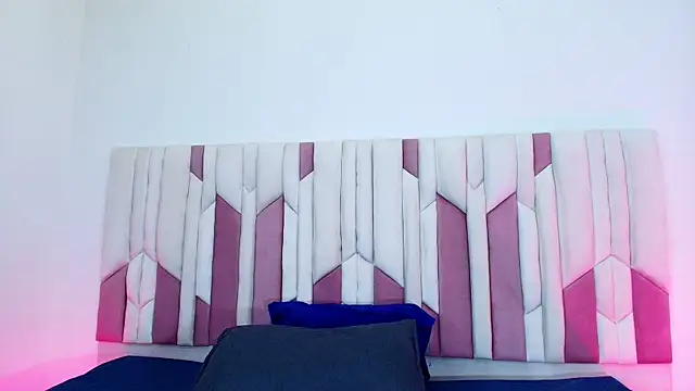 mia stanfort online show from 09-20-25, 07:15