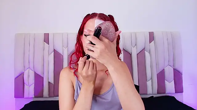 mia stanfort online show from 10-31-25, 07:15