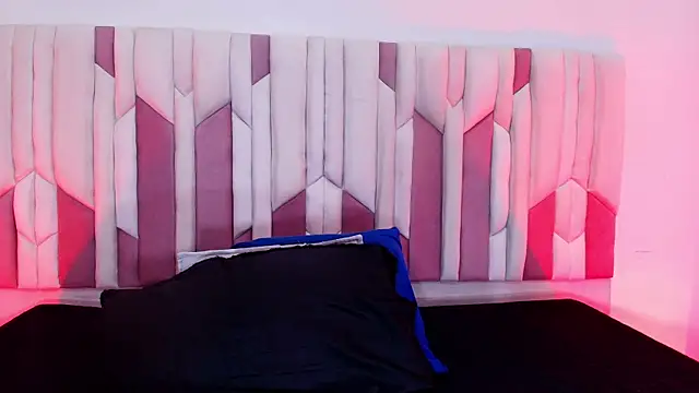 mia stanfort online show from 11-04-25, 07:13