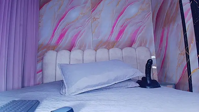 mia stanfort online show from 04-06-26, 07:15