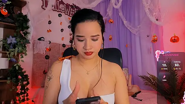 emilyrouxe online show from 10-31-25, 03:02