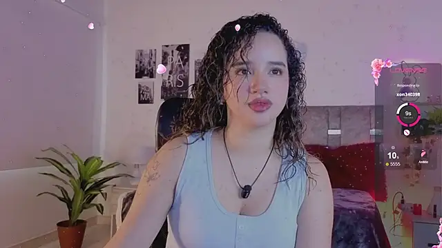 Snapshot of emilyrouxe chatting on 07-13-26, 03:48 emilyrouxe online show from 07-13-26, 03:48