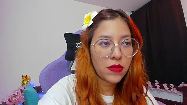 Snapshot of _Moon_Johnson chatting on 11-11-25, 02:00 Moon Johnson online show from 11-11-25, 02:00