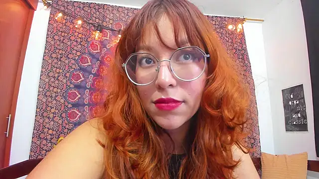 Snapshot of _Moon_Johnson chatting on 12-22-25, 11:35 Moon Johnson online show from 12-22-25, 11:35