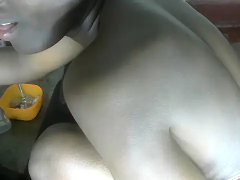 Sweetaggy2 online show from 10-27-25, 06:45